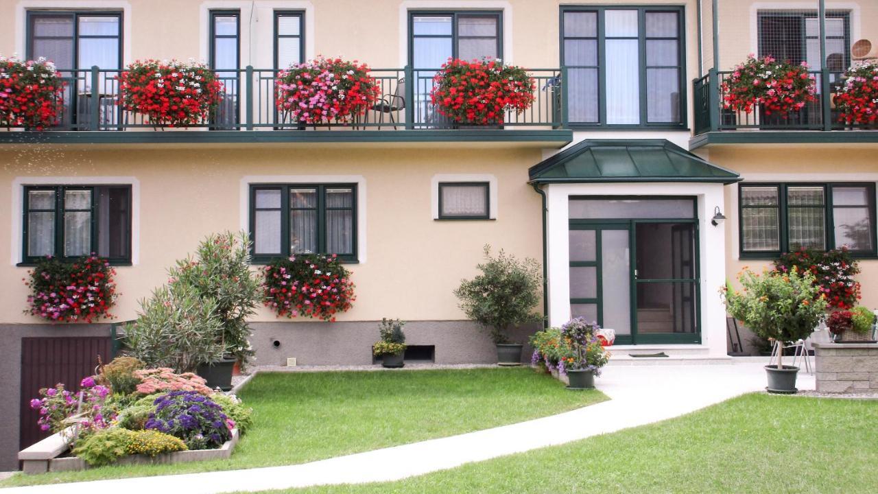 Bed and Breakfast Gastehaus Moser Podersdorf am See Exteriér fotografie