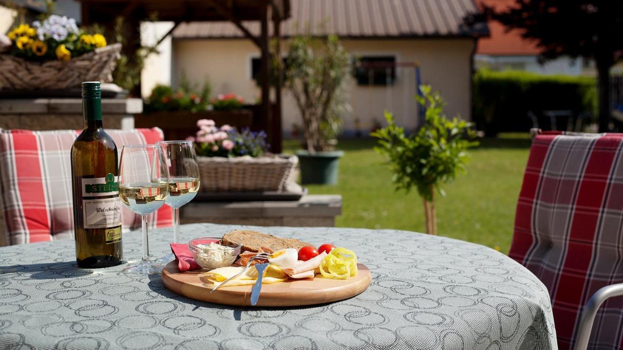Bed and Breakfast Gastehaus Moser Podersdorf am See Exteriér fotografie
